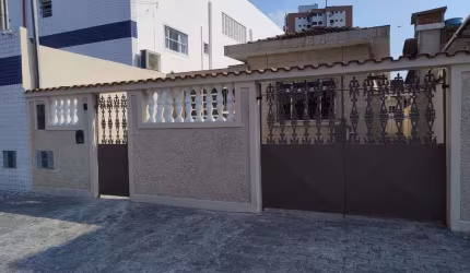 Casa com 3 dormitórios à venda, 240 m² por R$ 795.000,00 - Aparecida - Santos/SP