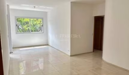 Apartamento Ahú com 97 m², 800m do MON