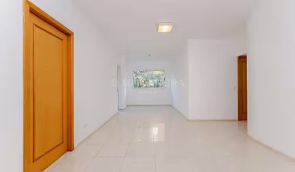 Apartamento Ahú com 97 m², 800m do MON