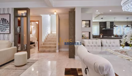 Casa Alto Padrão em Condomínio Santa Felicidade – 240,0m² Privativos - 3 Quartos