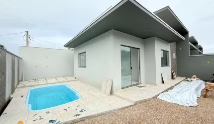 Casa de esquina com Piscina na praia de Itajuba, na cidade de Barra Velha/SC
