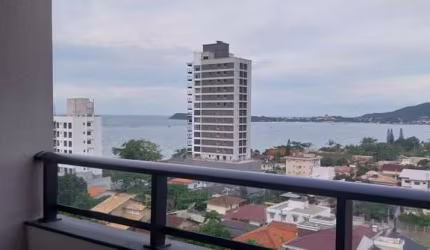 Apartamento com vista mar, á apenas 150m do mar, com 03 dormitórios! Na praia de