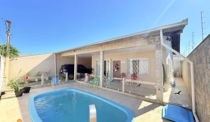 Casa sozinha no terreno com Piscina, à venda no bairro itajuba em barra velha/SC