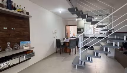Sobrado mobiliado à venda por R$ 583.000,00 - Balneário Piçarras/SC!