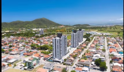 Apartamento à apenas 500m do mar, com 3 dormitórios à venda, 76 m² por R$ 900.00