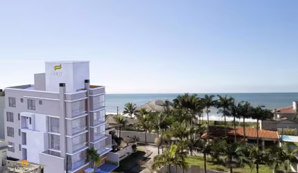 Apartamento quadra mar, com vista doo mar, 2 suítes. no Itacolomi, em Balneário