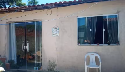 Casa com 2 quartos à venda no Três Poços, Volta Redonda  por R$ 150.000
