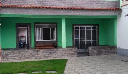 Casa com 4 quartos à venda no Santa Cruz, Volta Redonda  por R$ 550.000