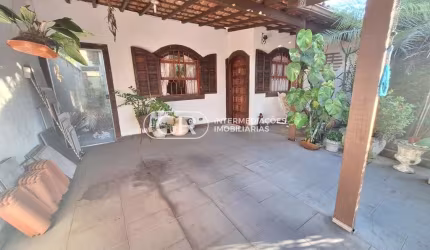 Casa com 2 quartos à venda no Jardim Vila Rica - Tiradentes, Volta Redonda  por R$ 580.000