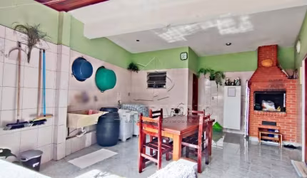 CASA,4 Dormitorio(s) bairro Itapuã