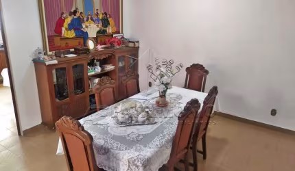CASA,6 Dormitorio(s) bairro Lucy