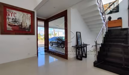 CASA EM CONDOMINIO, 4 Dormitório(s) Bairro Barreirinho