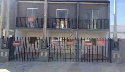 Casa na Zona Leste com 2 dormitórios