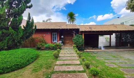CASA ASSOBRADADA FAZENDA IMPERIAL COM 4 DORMITORIOS SENDO TODOS SUITES