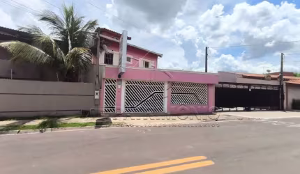 CASA ASSOBRADADA WANEL VILLE COM 2 QUARTOS SENDO 1 SUITE