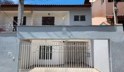 CASA ASSOBRADADA SÃO CARLOS COM 2 QUARTOS E UMA SUITE