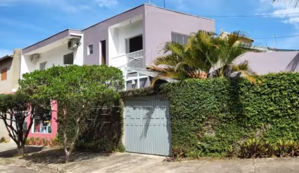 CASA SOBRADO AMATO COM 2 QUARTOS 1 SUITE