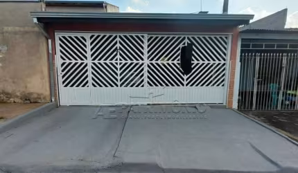 CASA COM 3 QUARTOS BAIRRO BOTUCATU