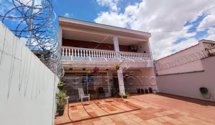 CASA 3 QUARTOS SENDO 1 SUITE VILA ASSIS