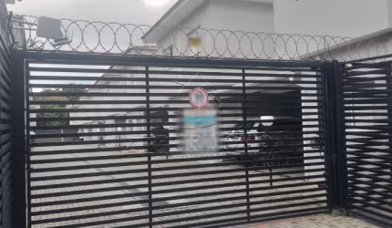 CASA ASSOBRADADA CAPRESE COM 2 QUARTOS