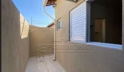 CASA TERREA HARO COM 2 QUARTOS SENDO 1 SUITE
