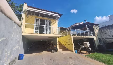 CASA ASSOBRADADA CENTRAL PARQUE COM 2 QUARTOS SENDO 1 SUITE