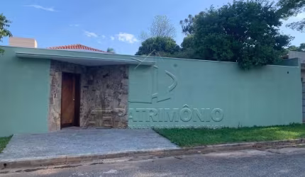 CASA BANDEIRANTES 3 QUARTOS SENDO 1 SUITE