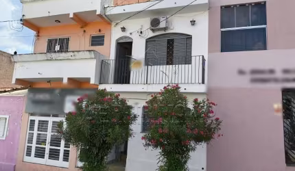 CASA ASSOBRADADA CENTRO 3 QUARTOS
