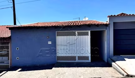 CASA, DOIS DORMITÓRIOS, SENDO UM DELES SUÍTE NO BAIRRO PIAZZA DI ROMA