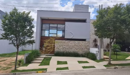 Casa no condomínio Terras de São Francisco, 1 suíte com closet