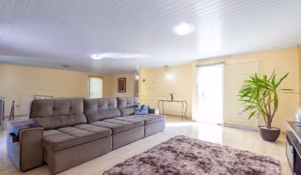 Casa com 4 quartos à venda na Rua Subtenente Francisco Hierro, Uberaba, Curitiba, 315 m2 por R$ 790.000