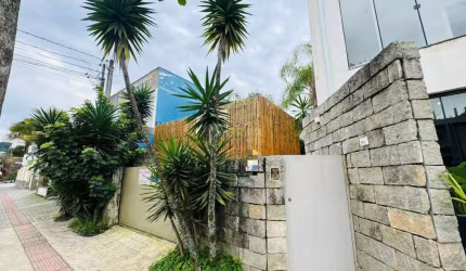 CASA PARA LOCAÇÃO COMERCIAL - PRAIA DOS AMORES EM BALNEÁRIO CAMBORIÚ