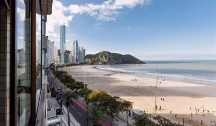 EDIFÍCIO EMBAIXADOR - FRENTE MAR - CENTRO DE BALNEÁRIO CAMBORIÚ