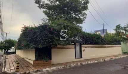 Casa Térrea excelente para fins comercial