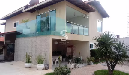 Casa Alto Padrão Bairro