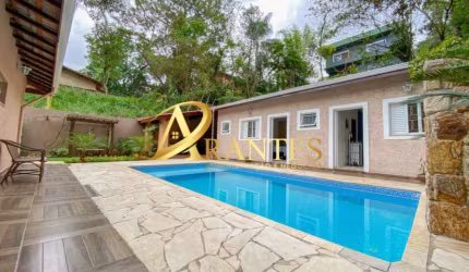 Linda casa a venda em Atibaia a 2 minutos da Alameda Lucas N Garces e com contato com a natureza
