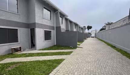 Casa em condomínio fechado com 3 quartos para alugar na Rua Salomão Elias Feder, 1091, Uberaba, Curitiba, 62 m2 por R$ 2.200