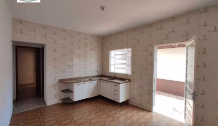 Ótima Casa térrea em um bairro tranquilo e próximo de vários comércios