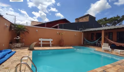Belíssima Casa á venda - Localizado no Altos de Bragança!