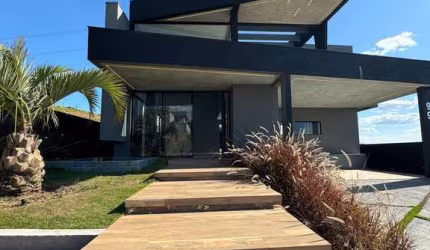 Linda Casa térrea á venda! Condomínio Terras de Santa Cruz - Bragança Pauli