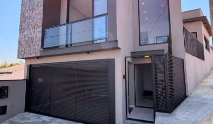 Linda Casa no Residencial Rotterdan A Venda !!! Bragança Pta !!!!