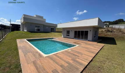Linda Chácara a venda no Condomínio Santa Clara - Tuiuti SP.