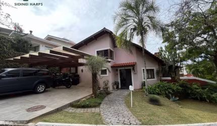 Linda Casa á venda! Condomínio Colinas de São Francisco - Bragança Paulista