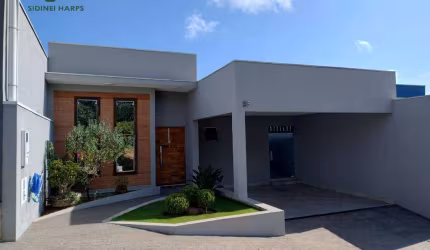 Linda Casa a venda no Condomínio Portal da Serra - Bragança Paulista SP.