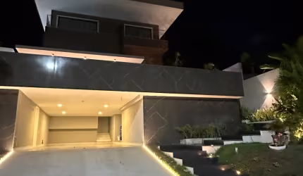Casa dos sonhos em Alphaville 1 – Reformada e pronta para morar!