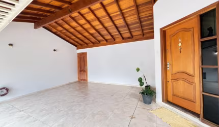 CASA EM BAIRRO TRADICIONAL EM ARARAS