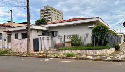 IMÓVEL EM ÁREA CLÍNICA NO CENTRO DE ARARAS