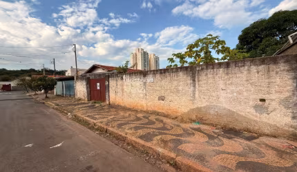 TERRENO GRANDE NO CENTRO