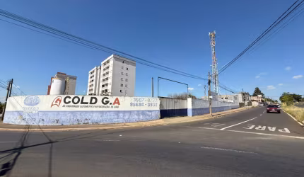 ÁREA DE ESQUINA EM PONTO ESTRATÉGICO - LOCAÇÃO