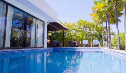 Casa decorada 4 suítes no IBEROSTAR porteira fechada Oportunidade
